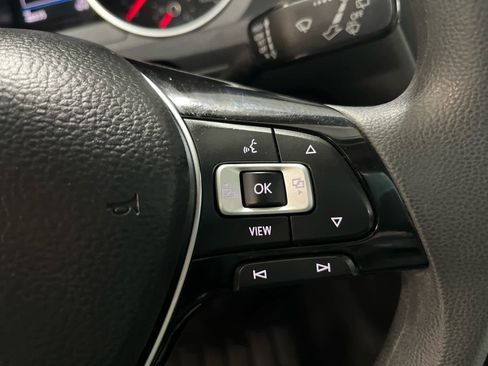 Used 2020 Volkswagen Tiguan S image 29