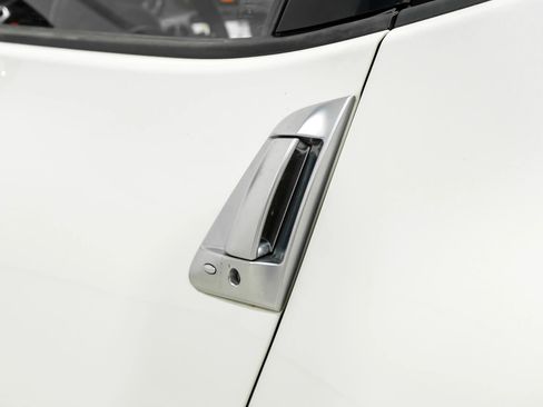 Used 2013 Nissan 370Z Touring image 35