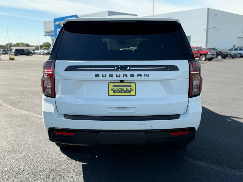Used 2024 Chevrolet Suburban Z71 w/ Luxury Package AWD/4WD image 8