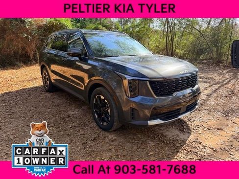 Certified 2024 Kia Sorento S image 1