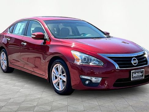 Used 2015 Nissan Altima 2.5 SL w/ Technology Package FWD image 6