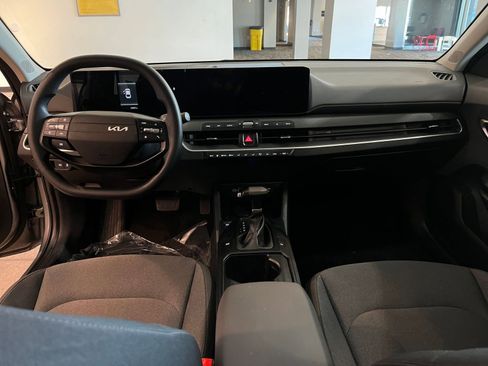 Used 2025 Kia K4 LXS image 32
