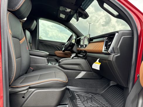 Used 2026 GMC Canyon AT4 image 29