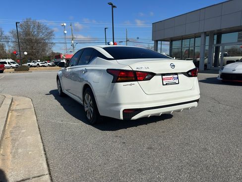 Used 2022 Nissan Altima 2.5 S image 7