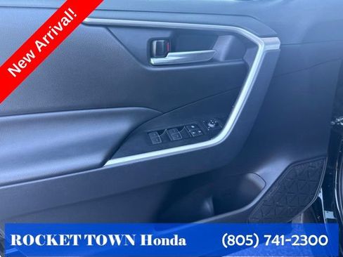 Used 2025 Toyota RAV4 XLE AWD/4WD image 21