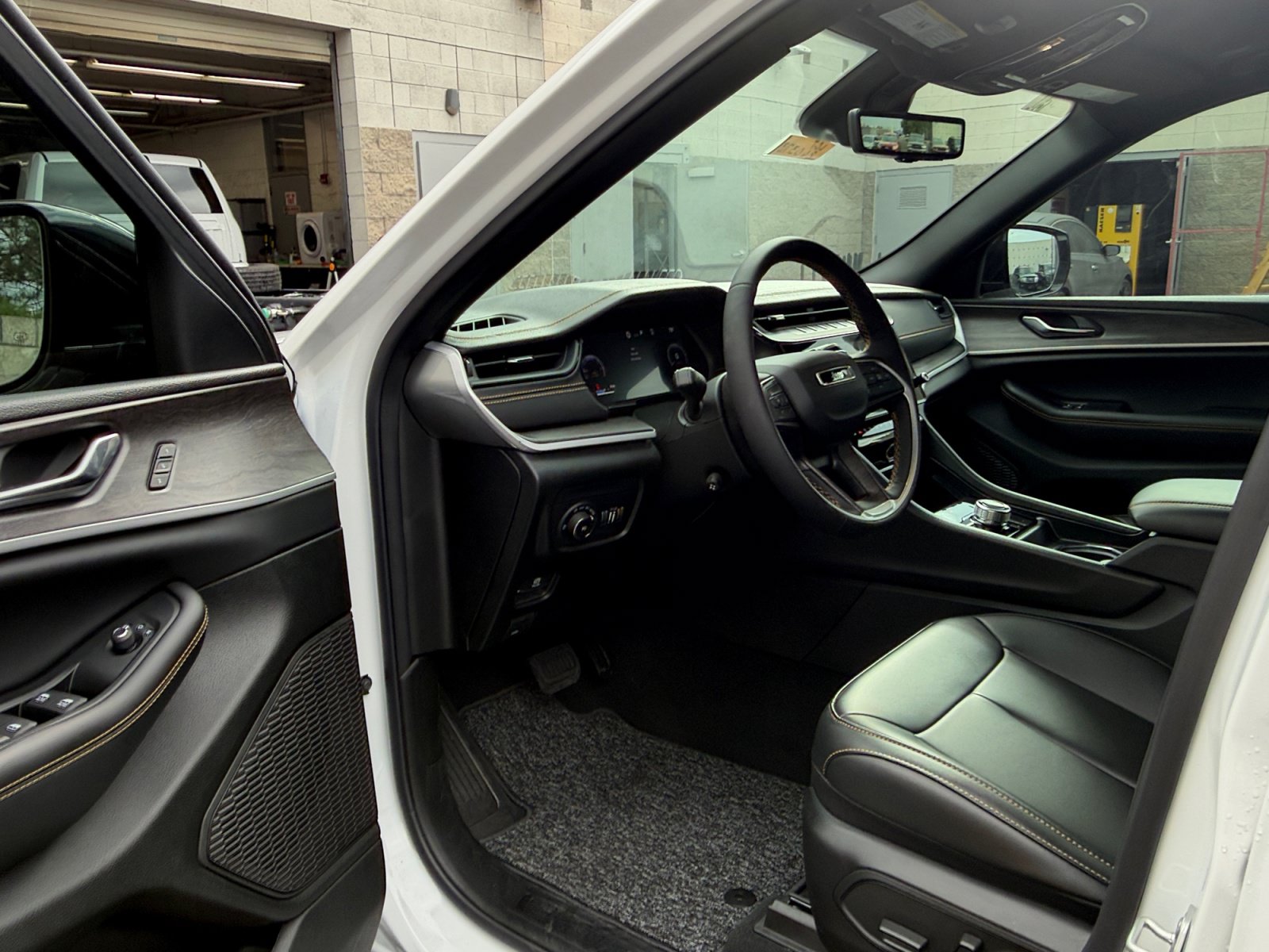 New 2026 Jeep Grand Cherokee Limited AWD/4WD image 10