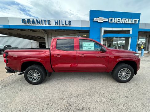 New 2025 Chevrolet Colorado LT w/ LT Convenience Package RWD image 8