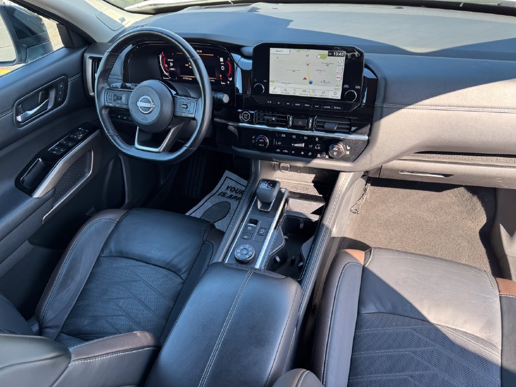 Used 2023 Nissan Pathfinder Platinum AWD/4WD image 12