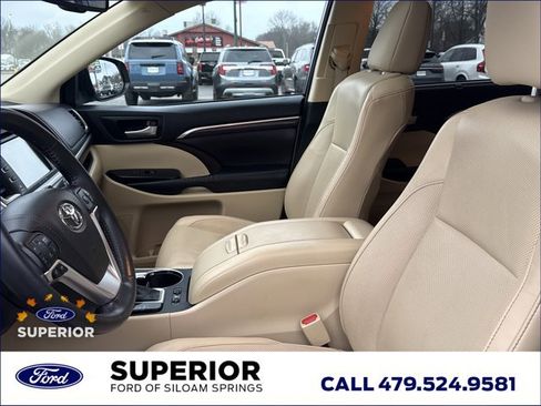 Used 2016 Toyota Highlander Limited w/ Driver Technology Package image 6