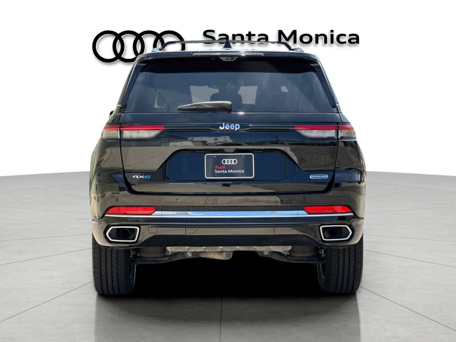 Used 2023 Jeep Grand Cherokee Overland w/ Luxury Tech Group IV AWD/4WD image 7