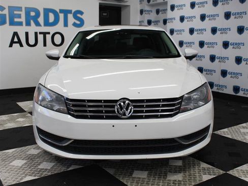 Used 2012 Volkswagen Passat TDI SE FWD image 6