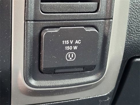 Used 2019 RAM 1500 Classic SLT image 13