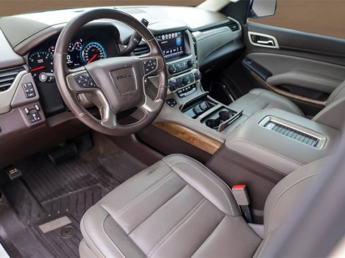 Used 2018 GMC Yukon Denali w/ Denali Ultimate Package image 10