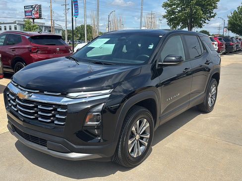 Used 2026 Chevrolet Equinox LT FWD image 3