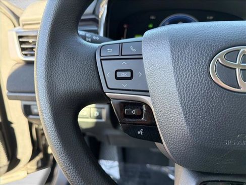 Used 2025 Toyota Camry LE image 15