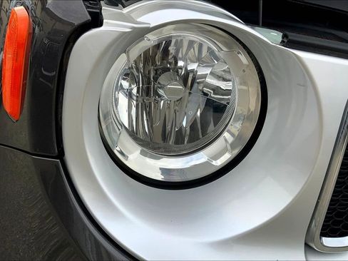 Used 2016 Jeep Renegade Limited image 26