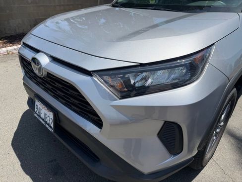 Used 2022 Toyota RAV4 LE AWD/4WD image 5