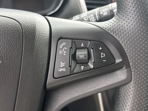 Used 2022 Chevrolet Trax LT FWD image 24