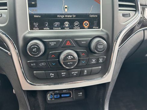 Used 2016 Jeep Grand Cherokee High Altitude AWD/4WD image 15