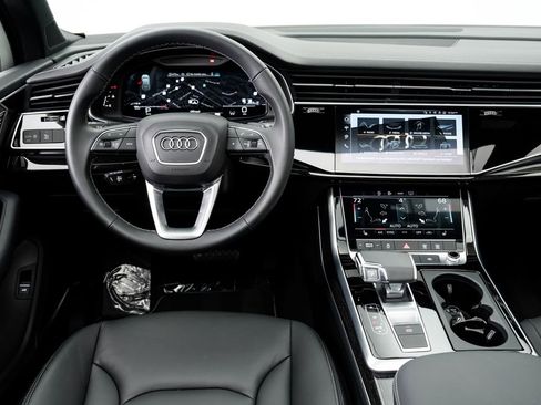 Certified 2025 Audi Q7 2.0T Premium w/ Convenience Plus Package image 15