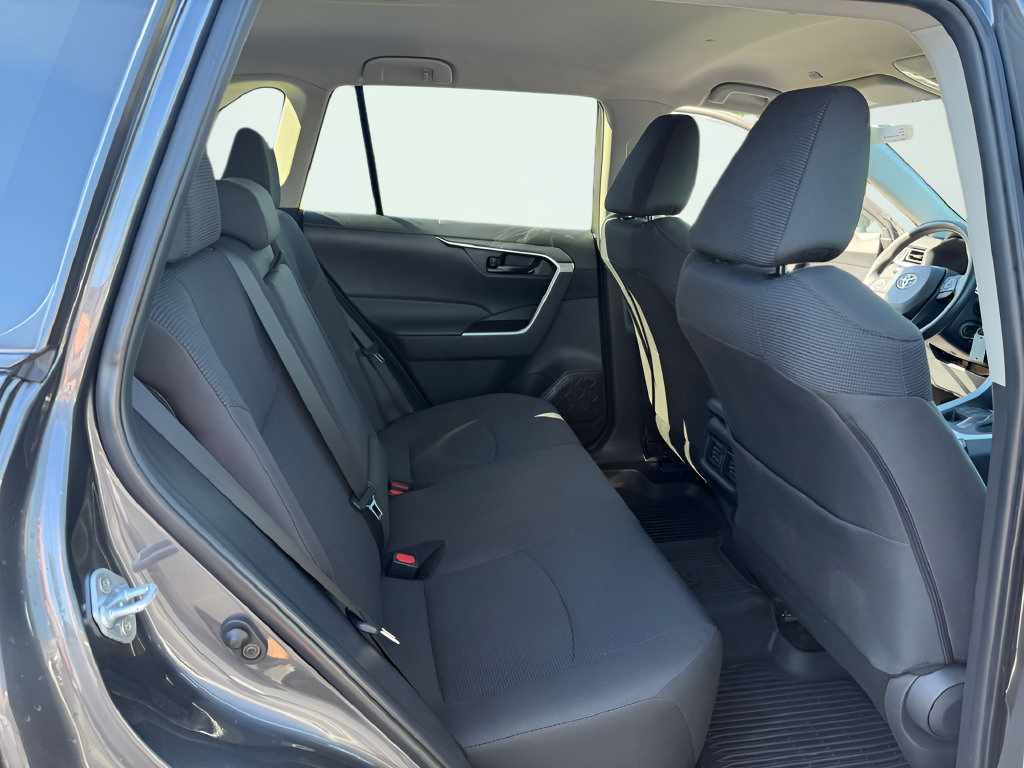 Used 2024 Toyota RAV4 LE AWD/4WD image 32