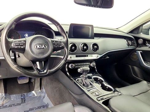 Used 2018 Kia Stinger Premium AWD/4WD image 13