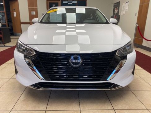 Used 2025 Nissan Sentra SV FWD image 7