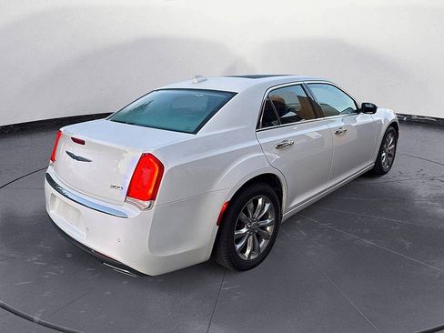 Used 2019 Chrysler 300 Limited w/ Safetytec Plus Group image 5