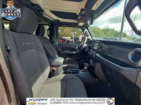 Used 2022 Jeep Wrangler Unlimited Sahara w/ Cold Weather Group AWD/4WD image 30