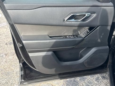 Used 2020 Land Rover Range Rover Velar S image 17