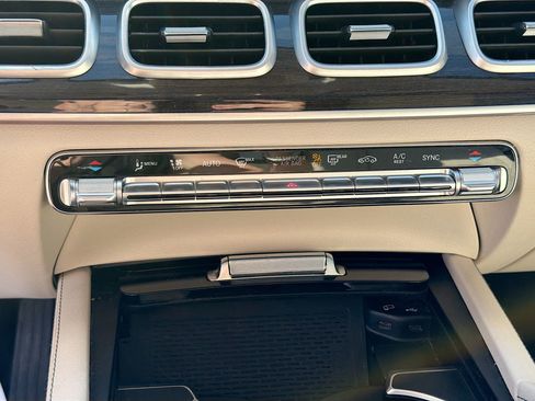 Used 2020 Mercedes-Benz GLE 350 4MATIC image 34