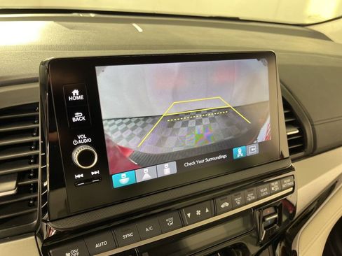 Certified 2025 Honda Odyssey Touring image 36