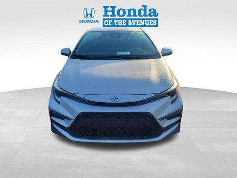 Used 2025 Toyota Corolla SE FWD image 2