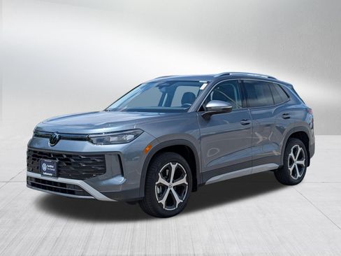 Certified 2026 Volkswagen Tiguan SE AWD/4WD image 3