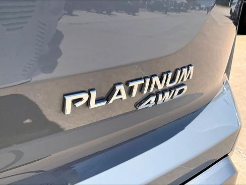 Used 2025 Nissan Pathfinder Platinum AWD/4WD image 10