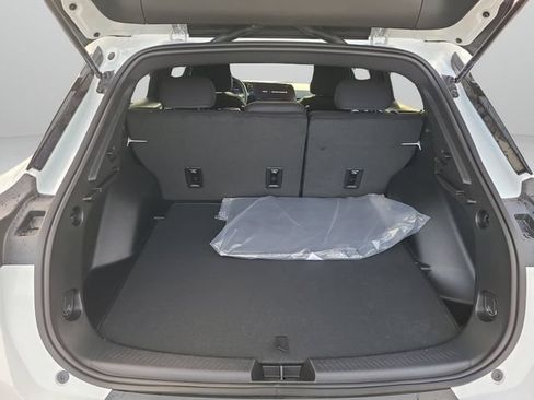 New 2026 Chevrolet Equinox EV LT w/ LPO, Blackout Package FWD image 11