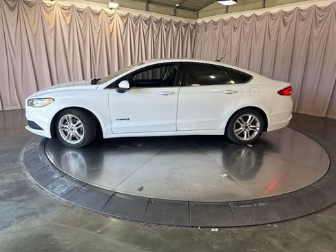 Used 2018 Ford Fusion SE FWD image 8