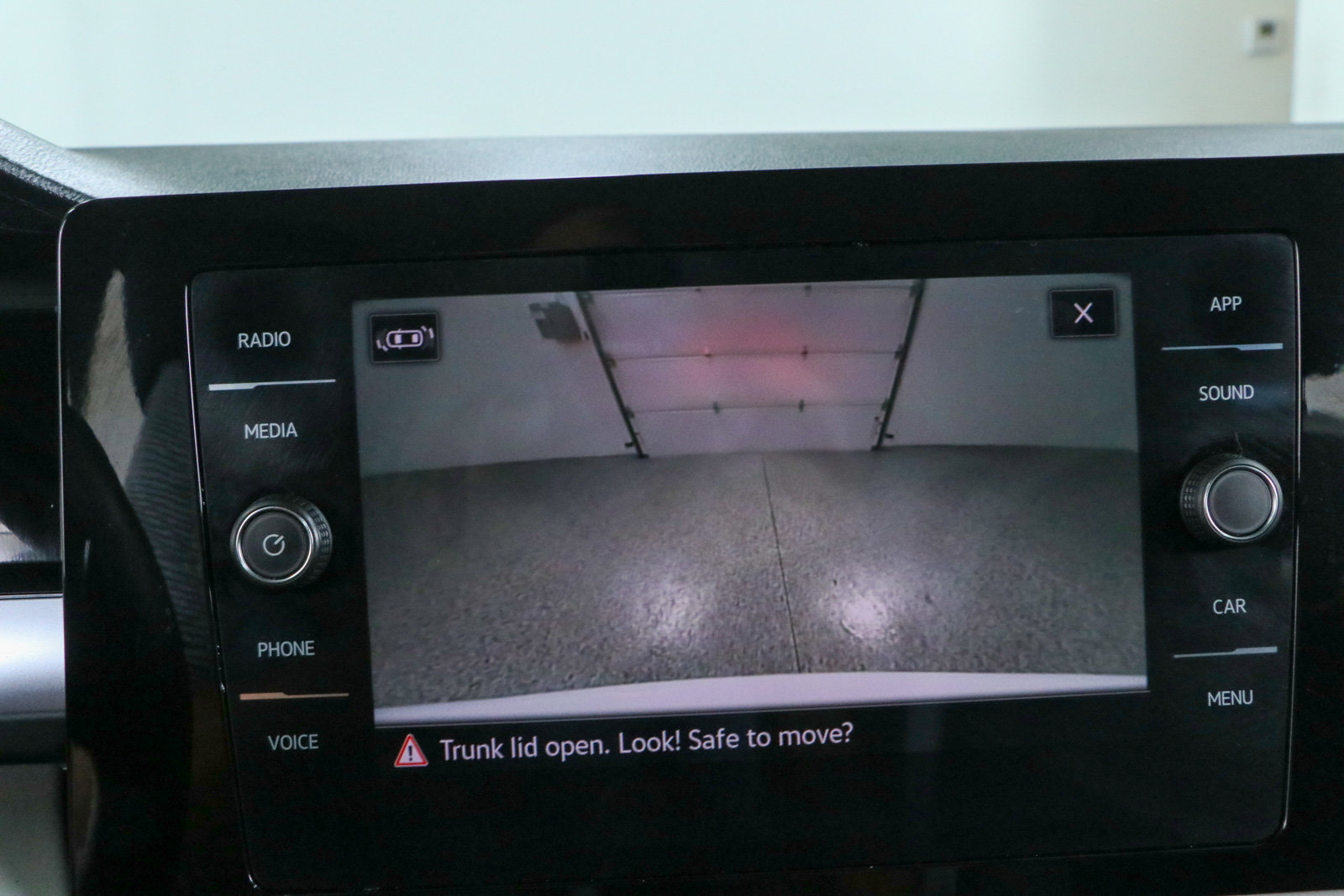 Used 2025 Volkswagen Taos SE FWD image 18