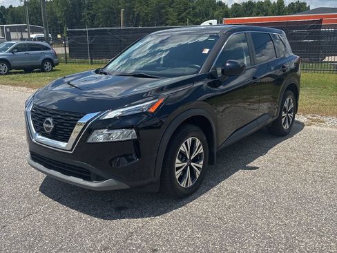 Used 2023 Nissan Rogue SV FWD image 1