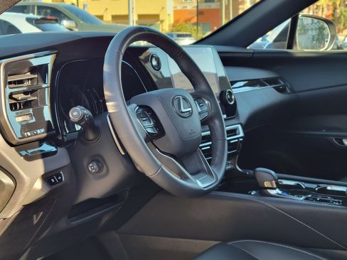 Used 2024 Lexus RX 350 FWD w/ Technology Package image 4