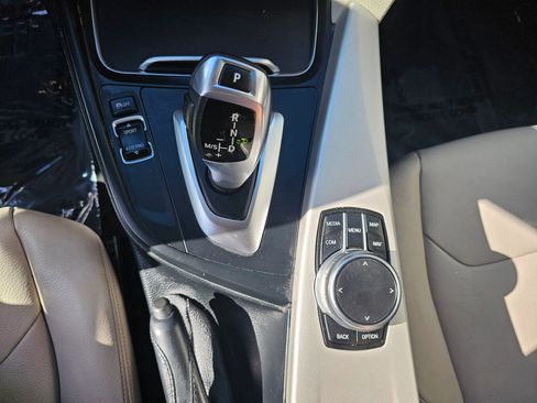 Used 2018 BMW 320i Sedan image 14