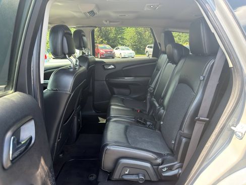 Used 2019 Dodge Journey Crossroad FWD image 21