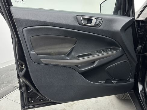 Used 2021 Ford EcoSport SE w/ SE Convenience Package image 12