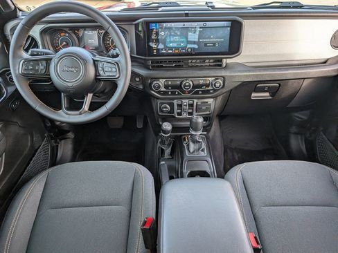 Used 2025 Jeep Wrangler Sport S image 9