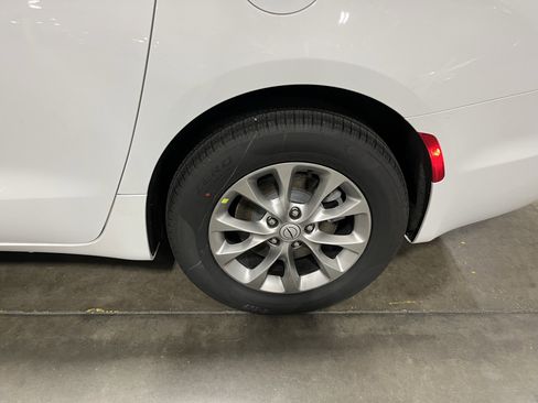 New 2026 Chrysler Pacifica Select AWD/4WD image 25