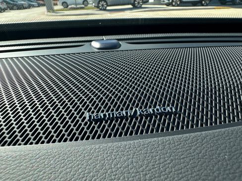 Used 2025 Volvo XC90 B6 Ultra w/ Lounge Package image 14