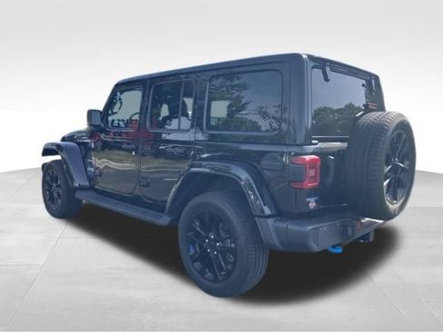 Used 2023 Jeep Wrangler Unlimited Sahara w/ Cold Weather Group AWD/4WD image 10