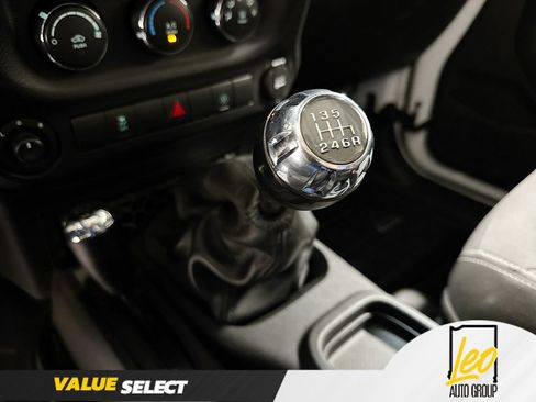 Used 2015 Jeep Wrangler Unlimited Sahara AWD/4WD image 18