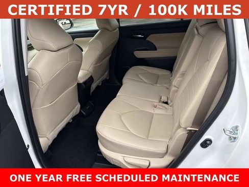 Used 2023 Toyota Highlander XLE AWD/4WD image 17
