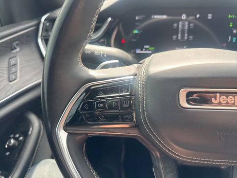 Used 2023 Jeep Grand Cherokee Overland w/ Luxury Tech Group IV image 20